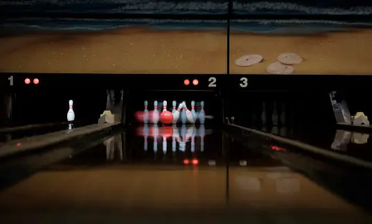 glow-in-the-dark-bowling-balls