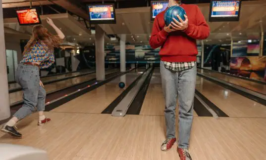 bowling-date-outfit